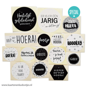 15 Stickers hoera zwart/wit assorti